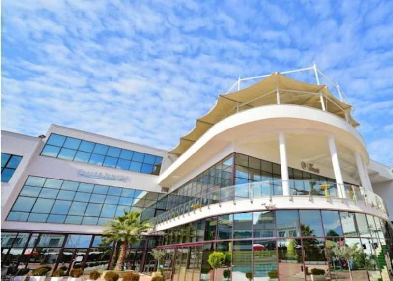 Te Stela & 4* Tiranë