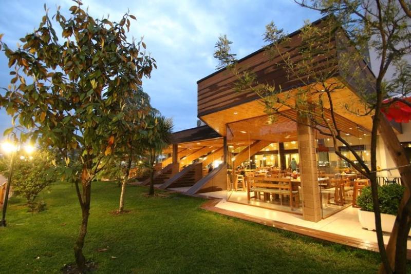Te Stela & 4* Tiranë